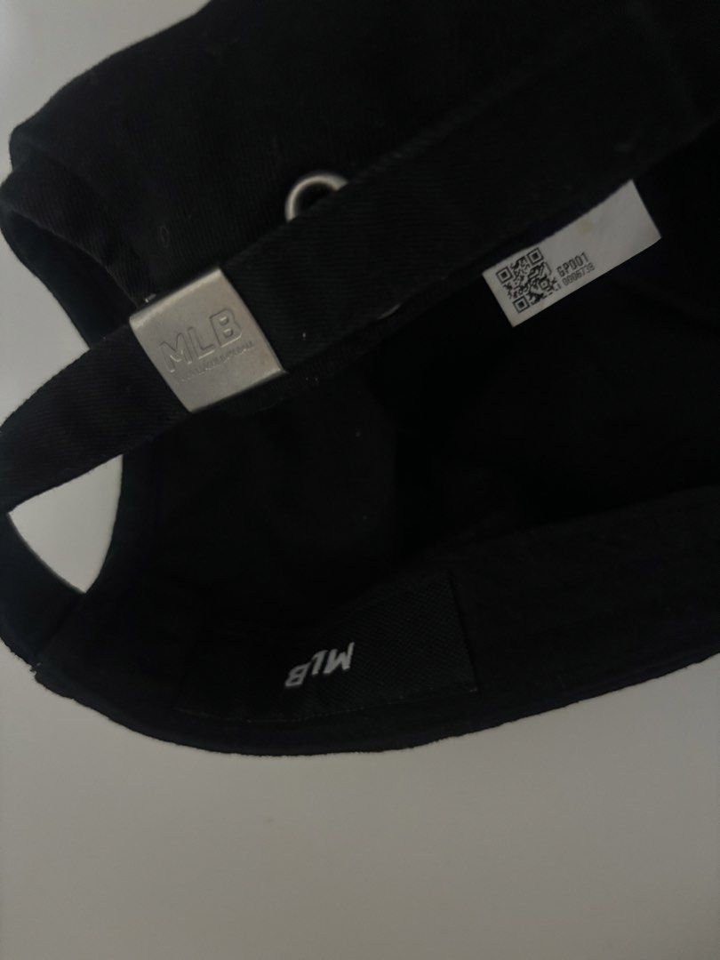 Original MLB classic black cap (Category: Caps & Hats) located in Mandaue City. Submitted by Currentcrs (Listing ID 1443077003, Image 2). Description: J&T delivery .