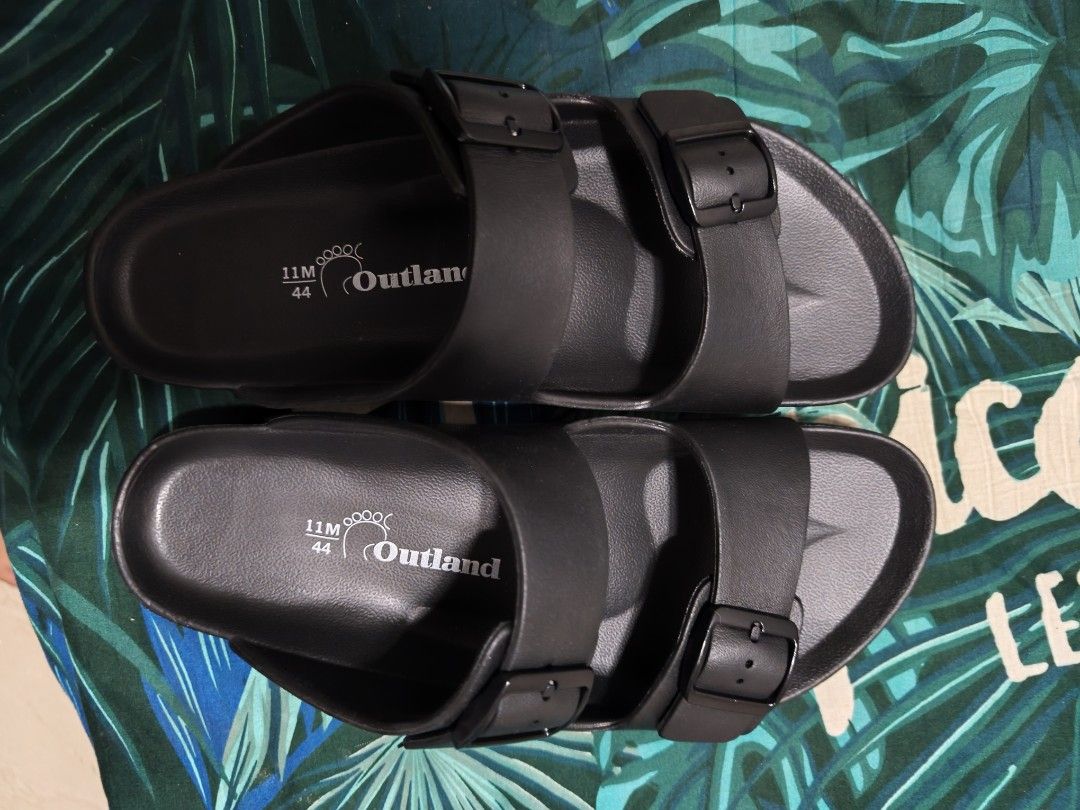 Outland oklahoma black size 11 mems (Category: Flats & Sandals) located in Taguig. Submitted by micodg (Listing ID 1443055389, Image 2). Description: Fs: Outland Oklahoma size 11 mens black. Binili sa outland website. Fitted only. Complete with box. No issue , 1300 only. RFS: Maliit Can do meet up around taguig.