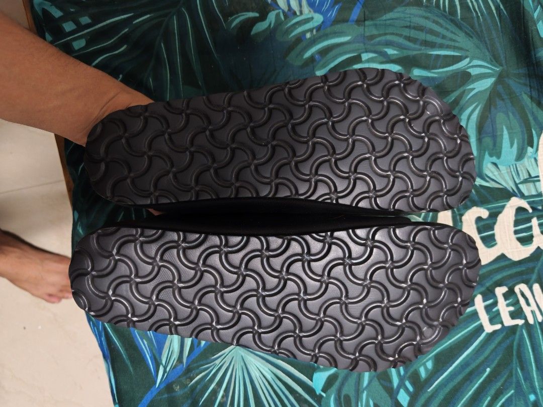 Outland oklahoma black size 11 mems (Category: Flats & Sandals) located in Taguig. Submitted by micodg (Listing ID 1443055389, Image 3). Description: Fs: Outland Oklahoma size 11 mens black. Binili sa outland website. Fitted only. Complete with box. No issue , 1300 only. RFS: Maliit Can do meet up around taguig.