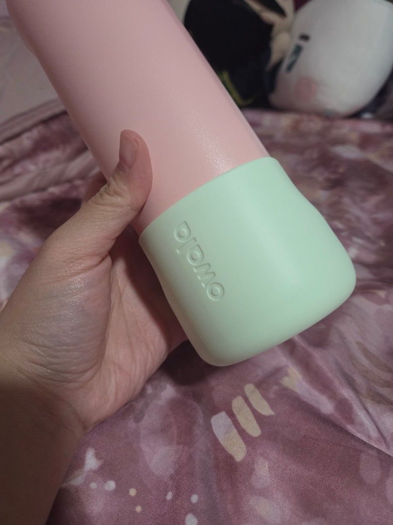 Owala 24oz MINT freesip boot (Category: Water Bottles & Tumblers) located in Singapore. Submitted by ntykim (Listing ID 1443064085, Image 1). Description: authentic owala 24oz mint boot! fit only freesip. no packaging or receipt! got it from taka orchard.