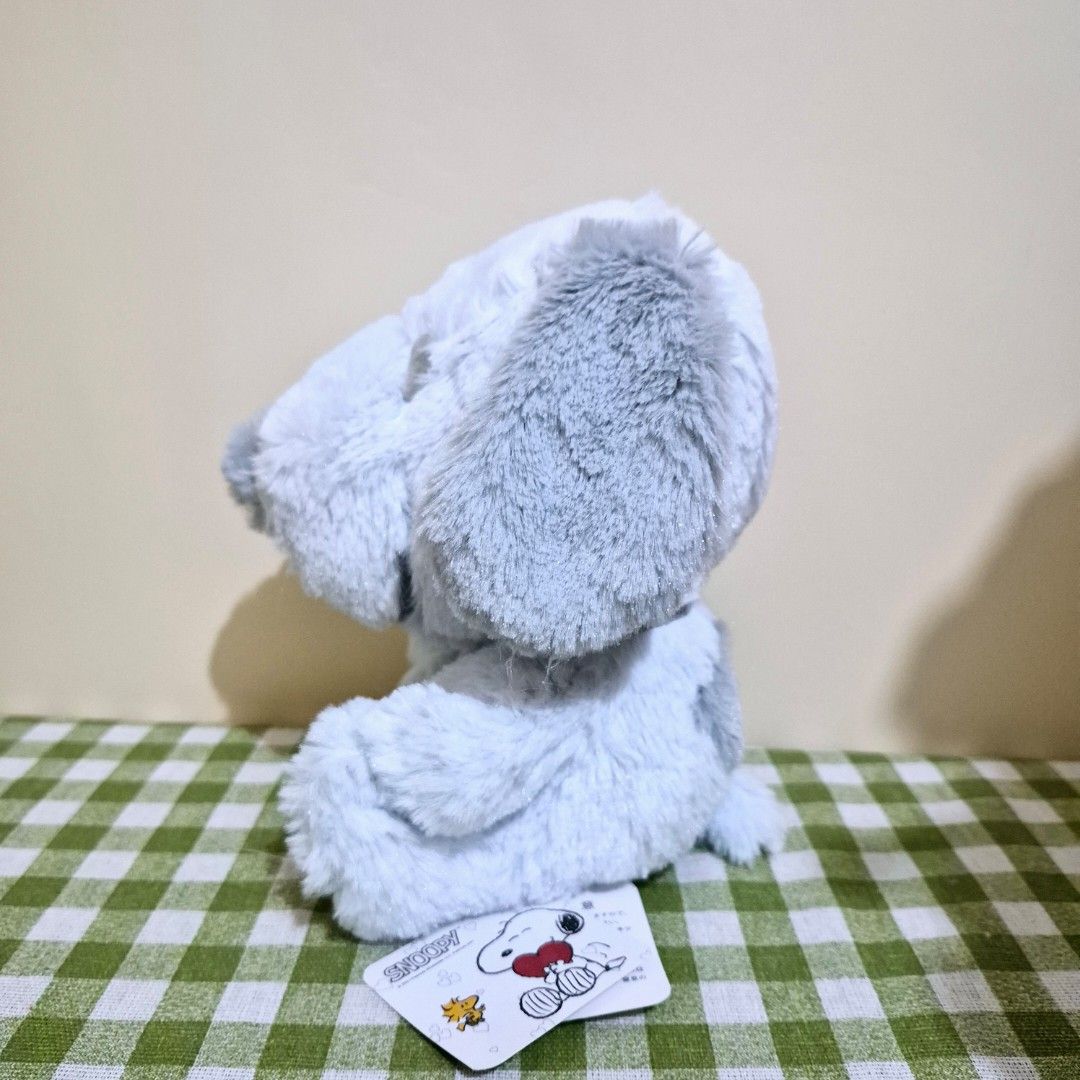 Peanuts Snoopy Furry Plush (Approx 16-17cm) (Category: Plushies & Soft Toys) located in Lapu Lapu. Submitted by snuggleplushph (Listing ID 1442940131, Image 2). Description: .