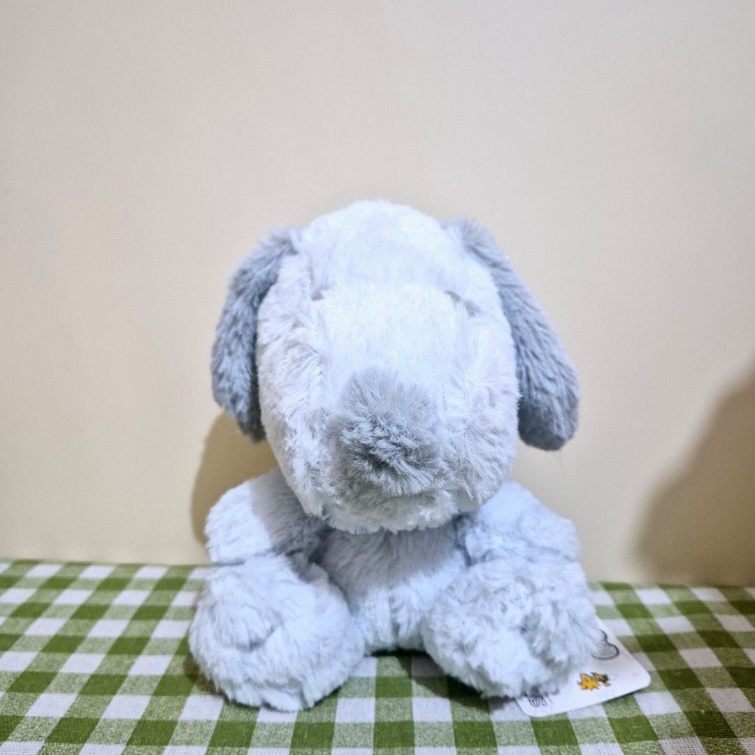 Peanuts Snoopy Furry Plush (Approx 16-17cm) (Category: Plushies & Soft Toys) located in Lapu Lapu. Submitted by snuggleplushph (Listing ID 1442940131, Image 1). Description: .