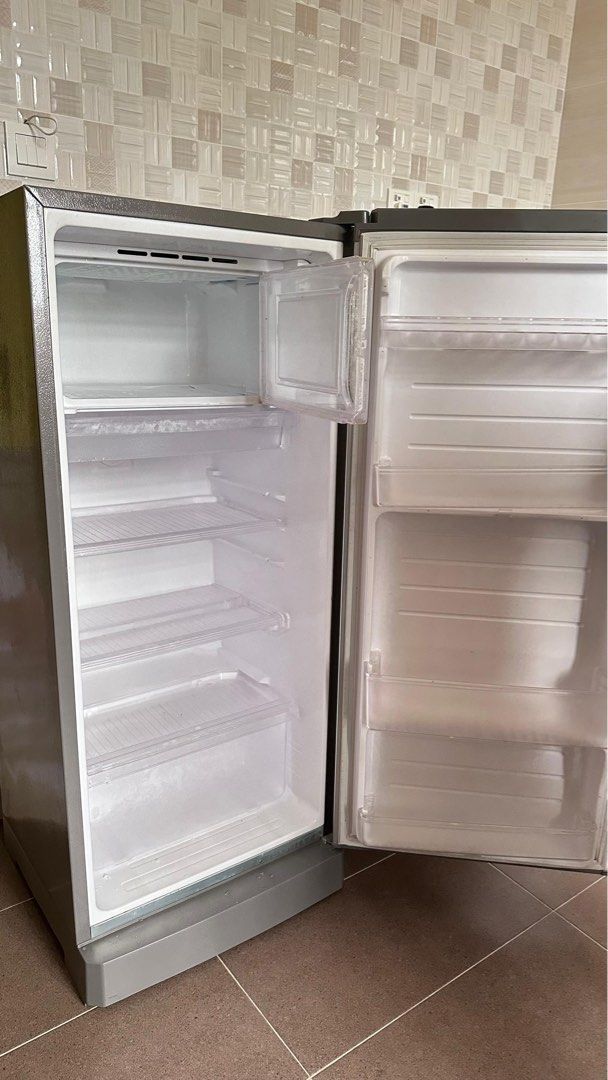Peti Sharp (Category: Refrigerators & Freezers) located in Permatang Pauh. Submitted by velvyvault (Listing ID 1443065484, Image 3). Description: - PICKUP TERENGGANU .