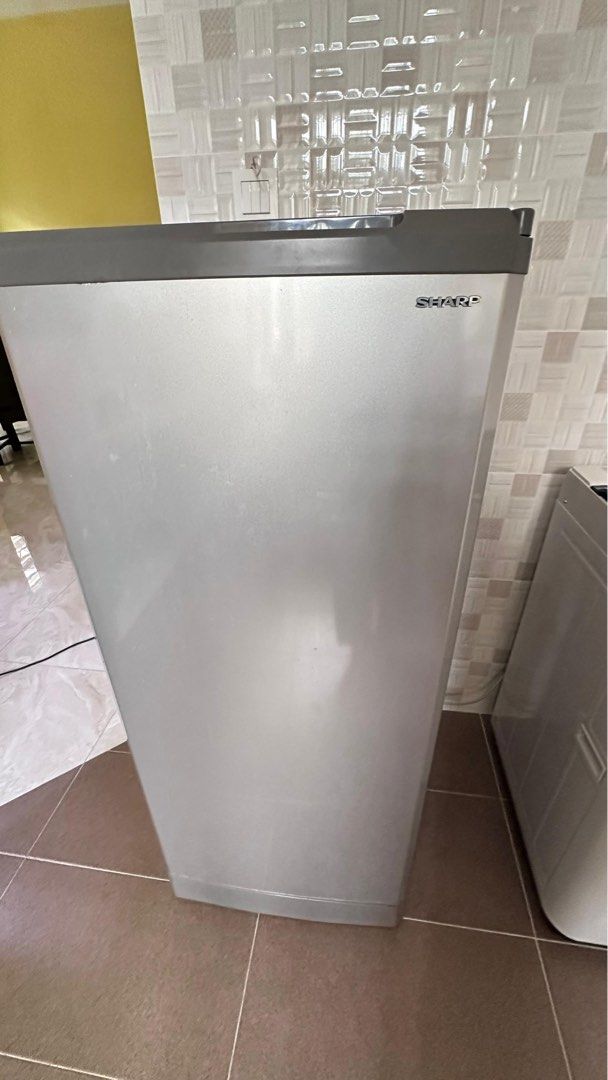 Peti Sharp (Category: Refrigerators & Freezers) located in Permatang Pauh. Submitted by velvyvault (Listing ID 1443065484, Image 1). Description: - PICKUP TERENGGANU .