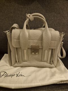 (Category: ) located in . Submitted by designershopasq15 (Listing ID 1443044518, Image 1). Description: .