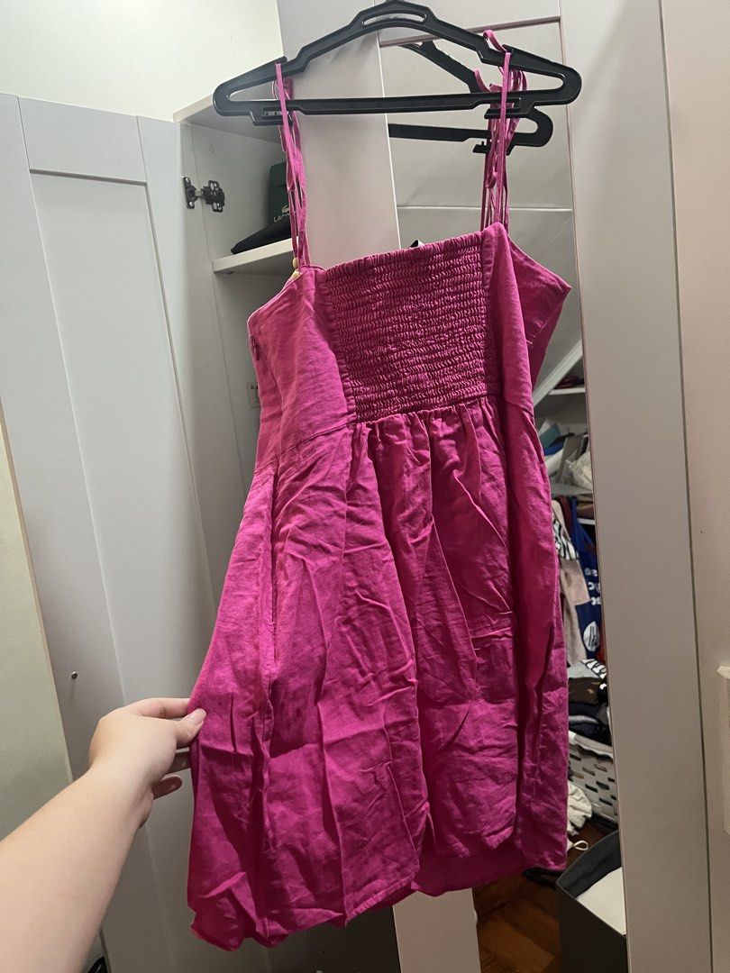 Pink dress MANGO (Category: Dresses) located in Manila. Submitted by bautistamo84058 (Listing ID 1443106383, Image 3). Description: Mango brand size large Best large-midsize Linen material Above knee .