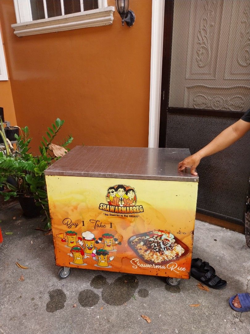 Pre-owned Foodcart (Category: Food Organization & Storage) located in Quezon City. Submitted by rolandrf37959 (Listing ID 1442965498, Image 2). Description: For sale: Pre-owned food cart. Stainless steel top, with wheels. Start your business now!.