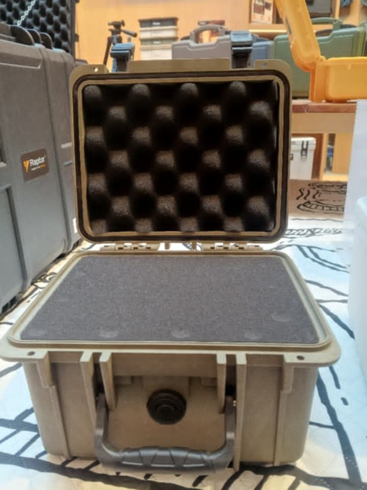 Raptor Case Extreme Hand Carry 200x (Category: Everything Else Others) located in Caloocan City. Submitted by elz_07 (Listing ID 1442961290, Image 2). Description: - Brand: Raptor Case - Model: Extreme Hand Carry 200x - Features: Durable construction, protective foam padding, strong carry handle - Design: Rugged and secure - Ideal for: Protecting equipment and valuables during transport.
