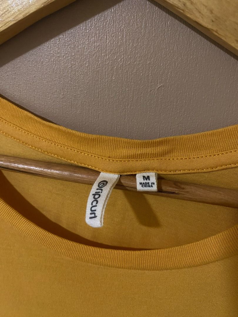 Ripcurl Mustard Shirt (Category: Tshirts & Polo Shirts ) located in Cadiz. Submitted by thespotcdz (Listing ID 1442929317, Image 3). Description: .