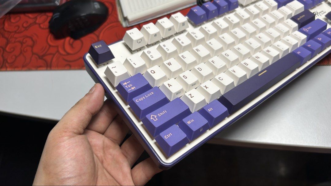 Royal Kludge RK920 Mechanical keyboard (Category: Computer Keyboard) located in Cavite. Submitted by biboyharanero (Listing ID 1443103243, Image 2). Description: Royal Kludge RK920 Mechanical keyboard FREE bag of assorted switches Wired non detachable Cable All keys working Hotswap 3 pin Millmax slots North Facing RGBs Switch mix: Akkos, Outemu silvers, and Content Blue LINEAR switches (yes linear sya kahit blue) Negotiable No LP in mind so pleas