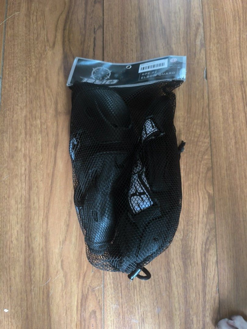RYO Elbow and Knee Guard Set (Category: Other Sports Equipment and Supplies) located in Manila. Submitted by letxmai (Listing ID 1443020591, Image 2). Description: - RYO Elbow Pads - RYO Knee Pads - For Bikes/ Motorcycle .