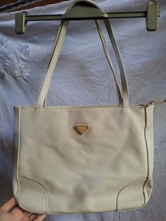 (Category: ) located in . Submitted by byveronica_ (Listing ID 1442974466, Image 1). Description: .