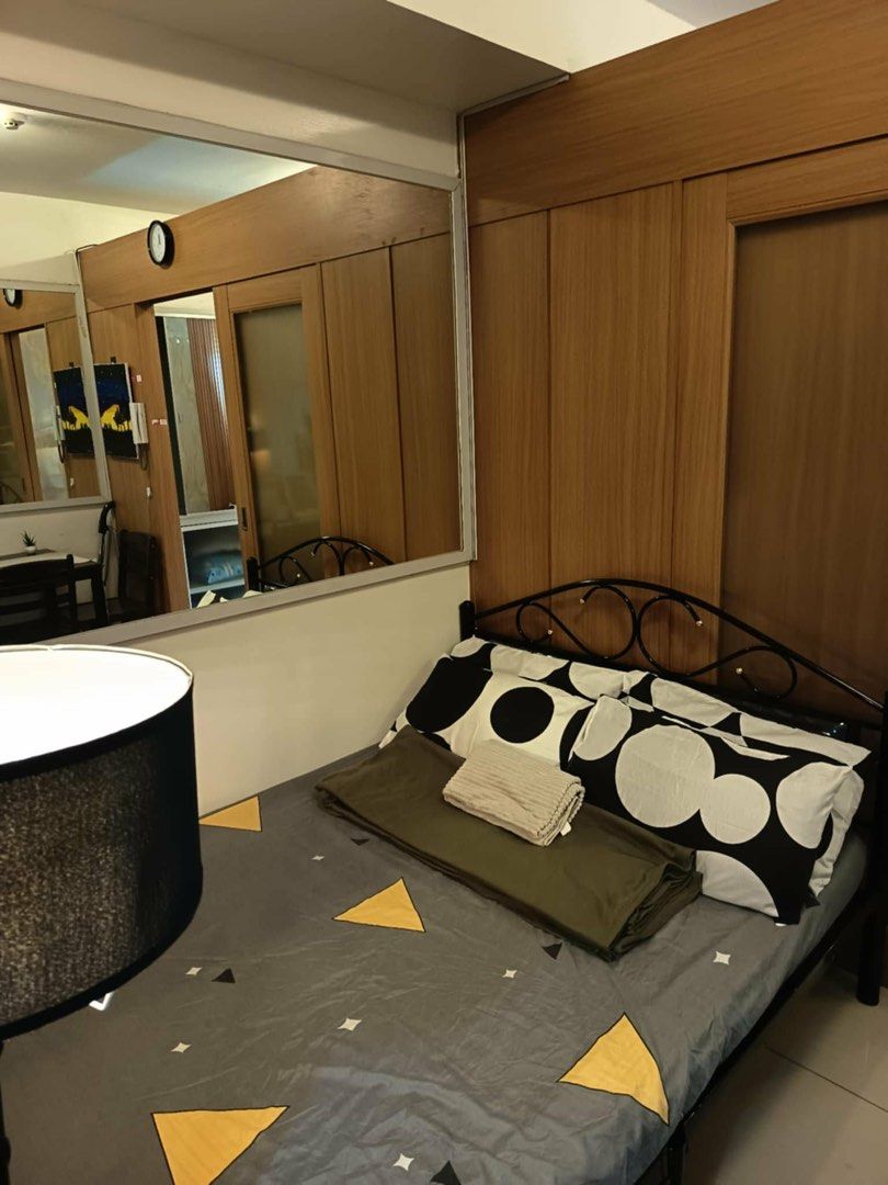 SHELL RESIDENCES 1BR FOR Sale (Category: Apartments & Condos) located in Taguig. Submitted by isza1226 (Listing ID 1442998616, Image 2). Description: For Sale! Kindly note we are the owner. ✅SHELL RESIDENCES - Tower D, facing EDSA - 1 Bedroom, already earning under Airbnb - Price is 5.4M, slightly open for negotiation - Very well maintained.