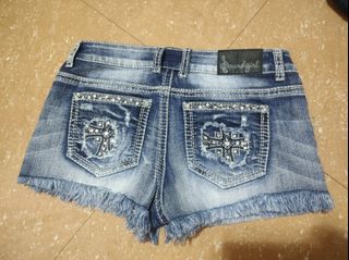 (Category: ) located in . Submitted by brookie_thrifts (Listing ID 1443031434, Image 1). Description: .