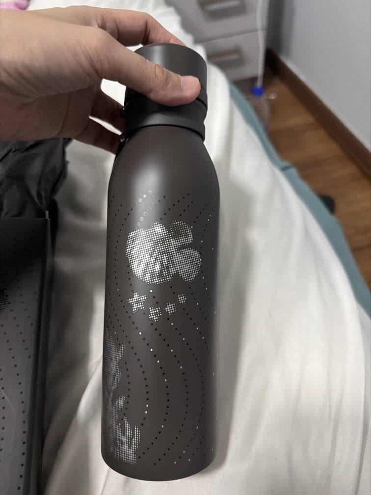 Starbucks Tumbler Bottle with Box (Category: Water Bottles & Tumblers) located in Pasig City. Submitted by aids888 (Listing ID 1440723640, Image 3). Description: - Authentic Starbucks tumbler bottle - Color: Dark brown with a patterned design - Includes original box - Keeps beverages hot or cold - Perfect for everyday use and travel.