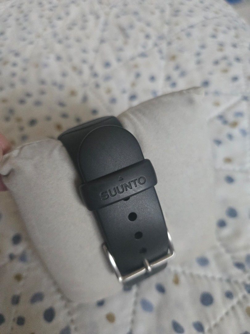 Suunto Vector (Category: Activewear) located in Imus. Submitted by tinph (Listing ID 1442986733, Image 3). Description: this model is already discontinued With normal wear Might need battery change, stored for quiet some time Unit only Rfs: Decluterring MOP: BDO/BPI only SHIPPING: LALAMOVE/Grab/ gogo express c/o buyer Make sure you are 100% sure about getting the itme before placing an offer. No Offer, no transaction all sales are final. no retur
