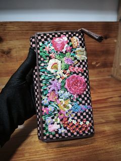 (Category: ) located in . Submitted by queenlyne_vintage_rare_finds (Listing ID 1443090857, Image 1). Description: .