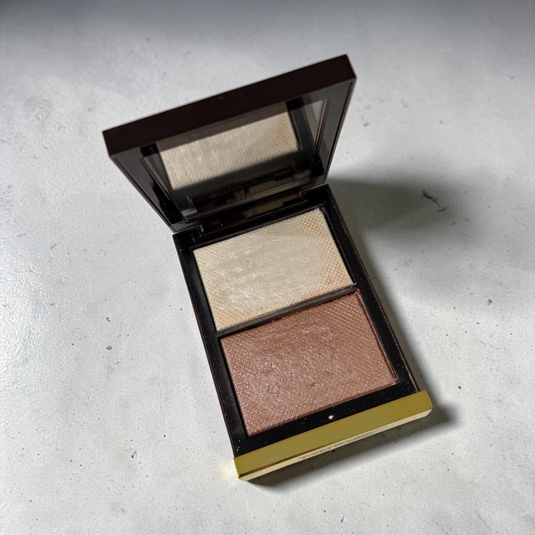 TOM FORD Illuminate Highlighting Duo (Category: Makeup) located in Davao. Submitted by gr8stmom_melissa (Listing ID 1443058114, Image 1). Description: Gently Used. Brand New Price: ₱5k-₱6k+++.