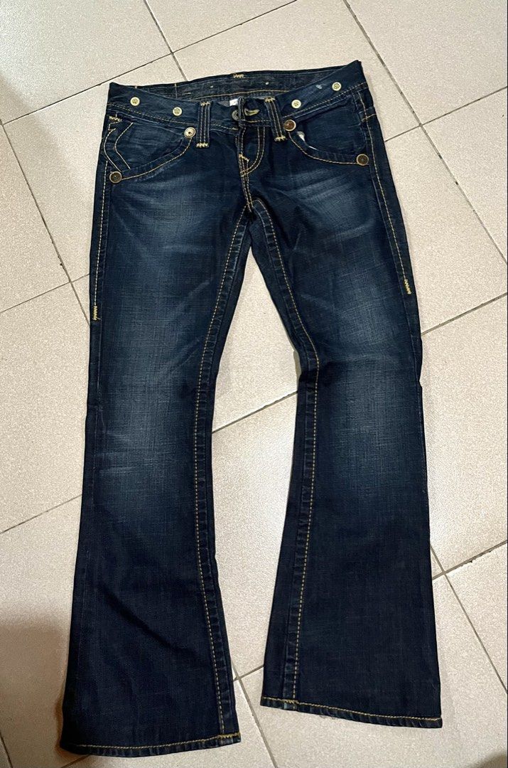 True Religion Flare jeans (Category: Jeans) located in Manila. Submitted by 1ronman (Listing ID 1442952099, Image 1). Description: Pre-owned 100% legit,authentic,original Size:27 Made in USA.