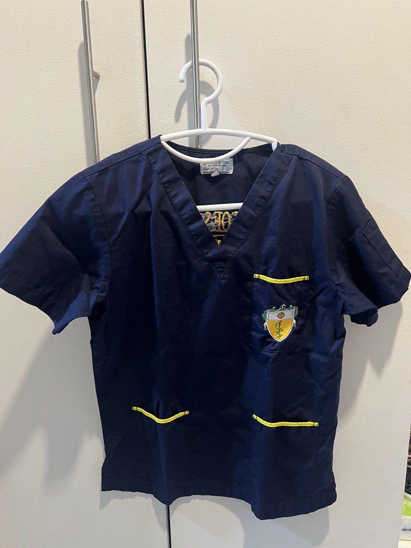 UST FMS Type B Uniform Top (Category: Others Tops) located in Quezon City. Submitted by luckysellsxoxo (Listing ID 1443024469, Image 1). Description: - selling 5 XS lauranne’s women’s top - bundle of 5 for 2000 - rfs: incoming clerk.