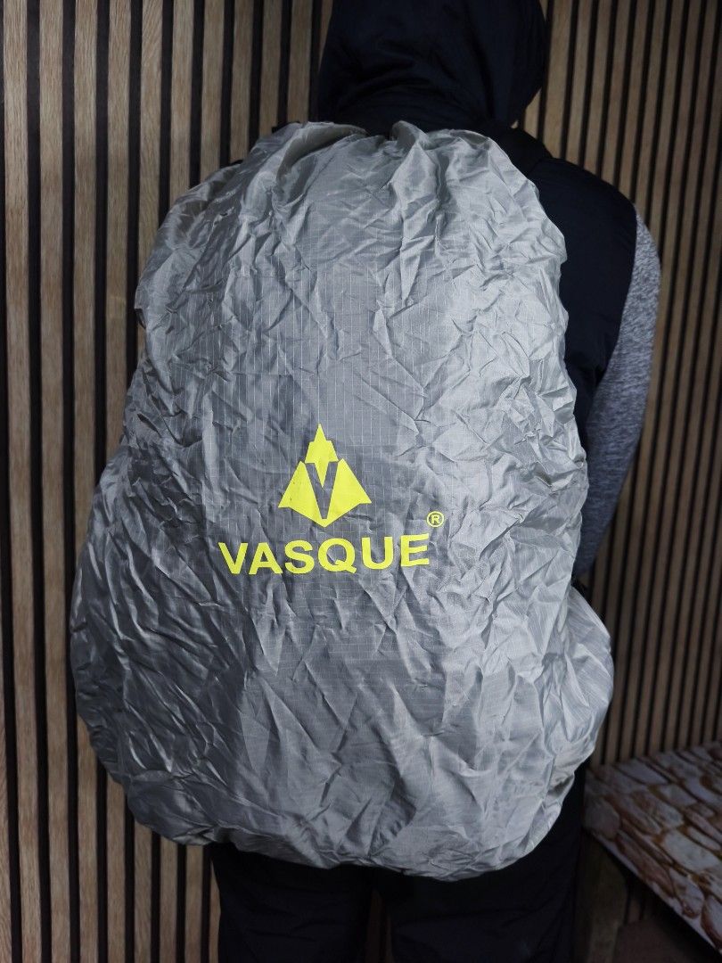 Vasque Camera Bag w/Raincover (Category: Camera Bags & Carriers) located in Baguio. Submitted by baguiopinethrift (Listing ID 1443035269, Image 2). Description: Vasque Camera Backpack W/Raincover. Removable Camera Compartment Complete Dividers W/Hip and Sternum strap With Zipper sa Middle ng Body Price: 1200 Loc,: Baguio Open for Shipping PM for other details.🙂.