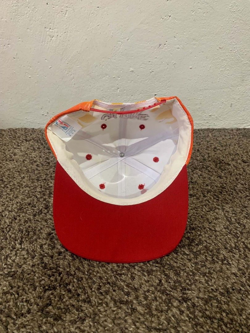 Vintage Chicago Bulls "On Fire" Snapback Hat (Category: Caps & Hats) located in Mendez-Nunez. Submitted by russs23 (Listing ID 1442958131, Image 2). Description: - Awesome Chicago Bulls snapback hat - Classic Bulls logo with flame graphics all around - "On Fire" text on the back with matching flame graphics - Official NBA licensed product - Adjustable snapback closure for a great fit - Perfect for any Chicago Bulls fan.