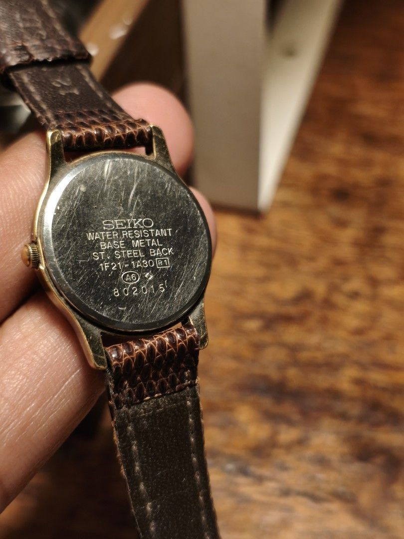 Vintage Seiko avenue (Category: Luxury Watches) located in Manila. Submitted by teolise (Listing ID 1438375792, Image 2). Description: -vintage quartz Japanese movement -classic dress watch .