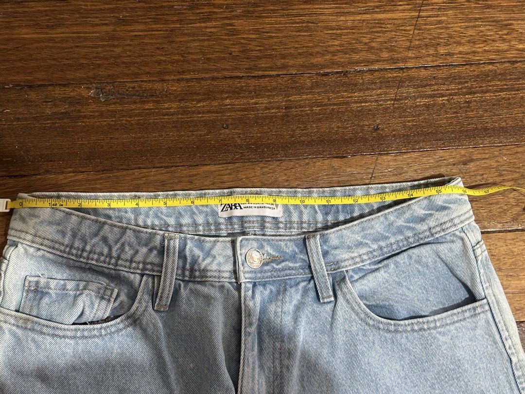 Zara mom jeans (Category: Jeans) located in Quezon City. Submitted by celoem (Listing ID 1443000939, Image 2). Description: .