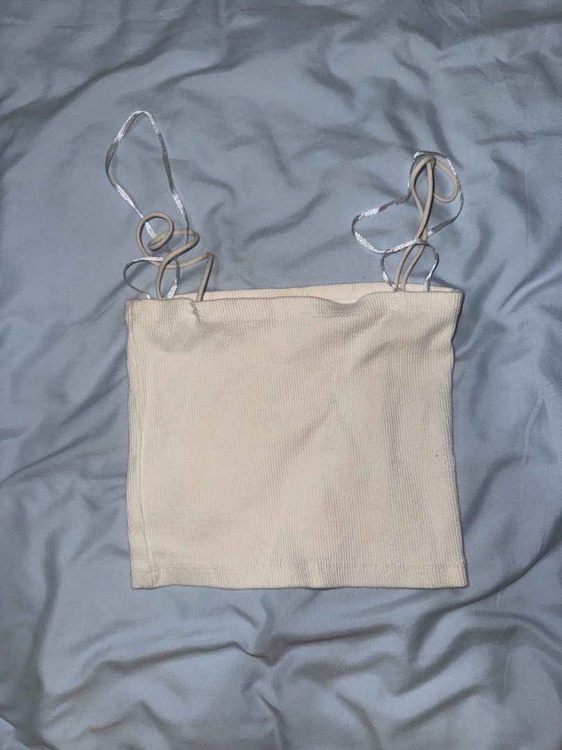 Zara Ribbed Tube Crop Top (Category: Sleeveless) located in Manila. Submitted by ryslvvv (Listing ID 1442996844, Image 1). Description: .