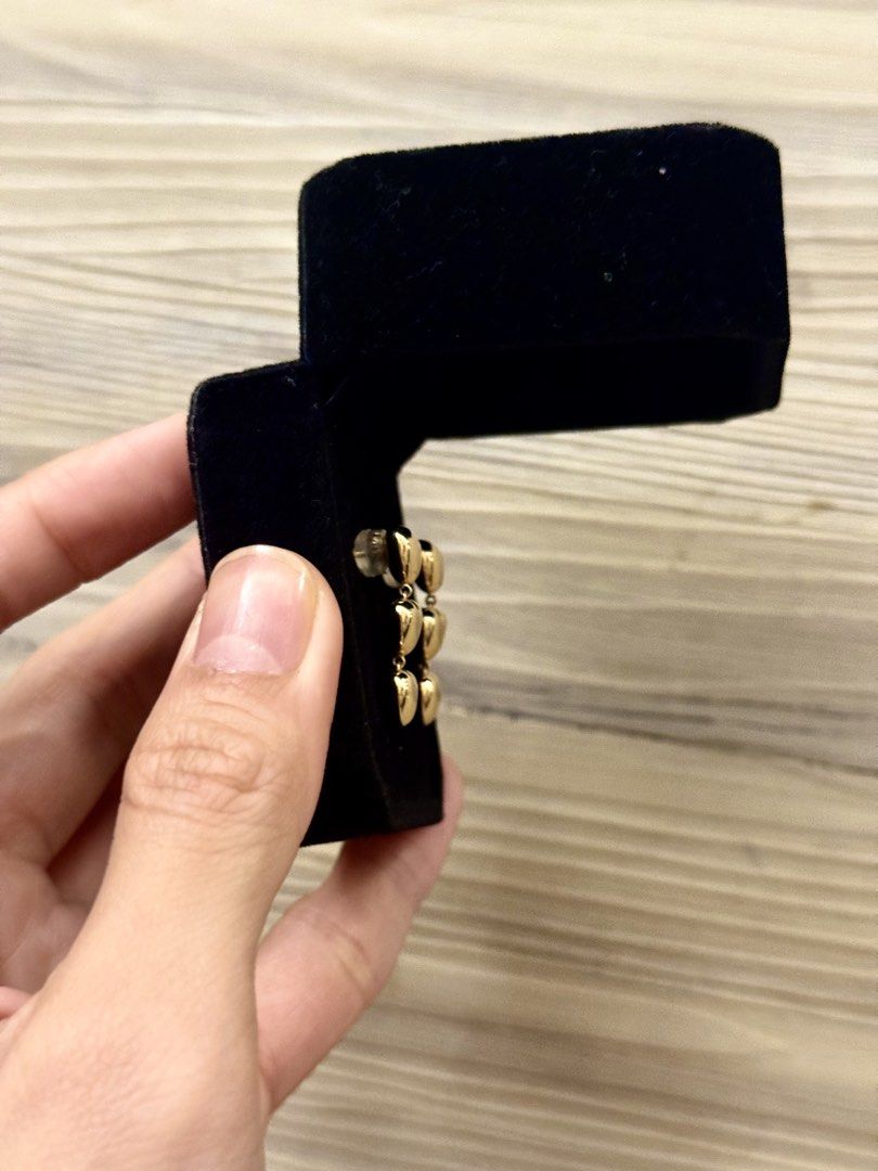 18k YG triple heart earrings medium (Category: Earrings) located in Manila. Submitted by saleph (Listing ID 1443144658, Image 3). Description: 18k YG triple heart earrings medium sz Japan gold.