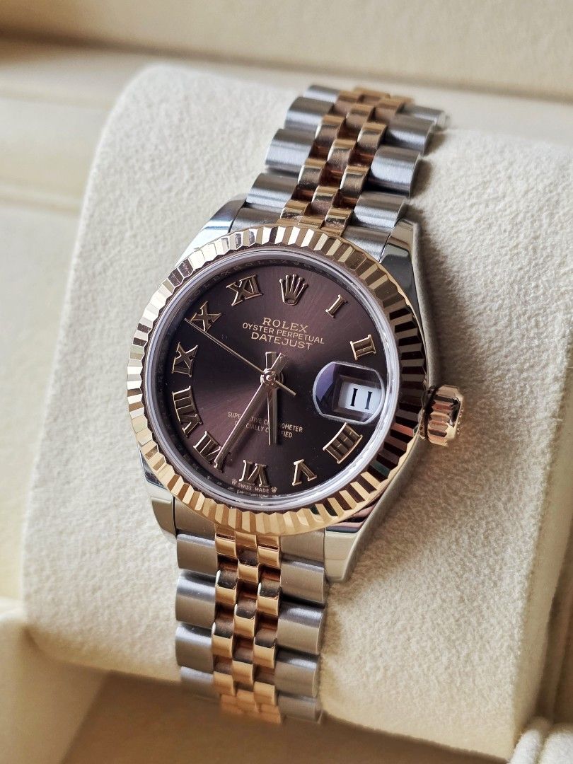 2022 Rolex Datejust 28mm 279171 (Category: Luxury Watches) located in Makati City. Submitted by rvffy (Listing ID 1443282145, Image 1). Description: Rolex Datejust 28 Everose - Complete PRICE: Php768,000 Year: 2022 Size: 28mm Model: Datejust 28 Model Number: 279171 Links: 23+2 RoIex Guarantee Card/Certificate: Yes RoIex Box: Yes PM for inquiries. 📍 One Ayala, 1 Ayala Ave cor. Edsa, Makati City #279171 #179171 #278271 #178271 #279173 #179173 #278