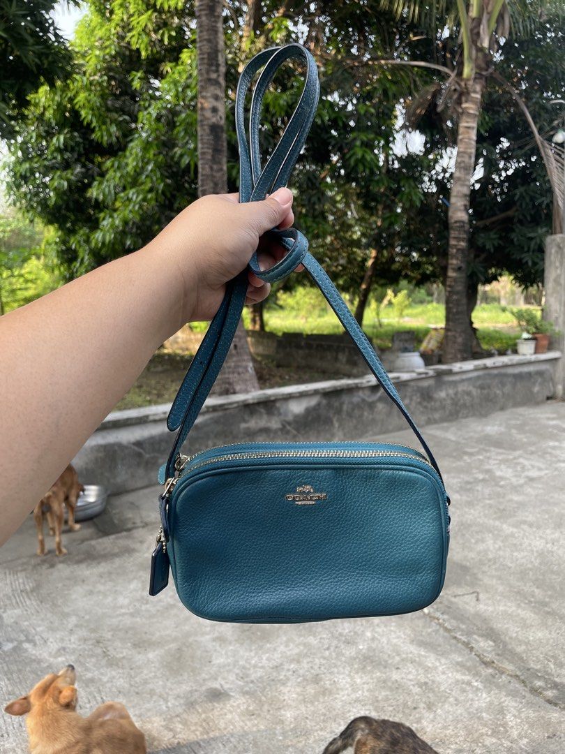 💯 LEGIT CCH DOUBLE ZIP SLING (Category: Cross-body Bags) located in Naic. Submitted by bechie_ (Listing ID 1443315369, Image 2). Description: BUNDLE PRICE FOR 3800 FREE SHIP! 🚢 .