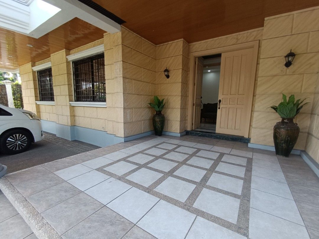 ACROPOLIS HOUSE AND LOT (Category: House & Lot) located in Paranaque City. Submitted by winkyv (Listing ID 1443258564, Image 1). Description: Acropolis Property For Sale Corner lot/ Prime location Lot area 414 sqm Floor area approx 1000sqm 4 car garage 5 Br / T&B Maids/driver's room with own T&B 195M negotiable I am direct to the owner. 09055511174 09190751174 https://youtube.com/shorts/H-JImezbU4I?si=xf_r9Rs7ZEJ1MgMb.