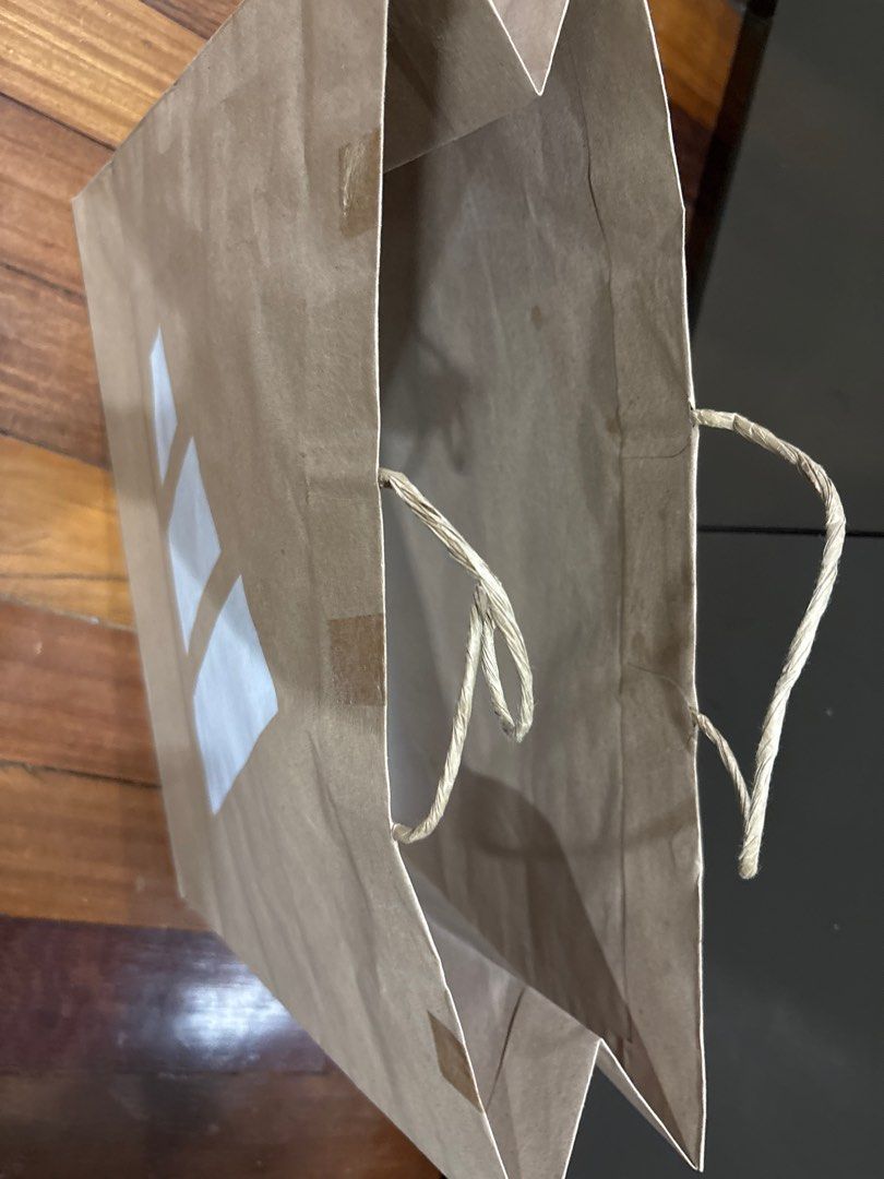 Adidas Adiclub Kraft paper bag Large (Category: Tote Bags) located in Valenzuela. Submitted by cletini (Listing ID 1443242675, Image 2). Description: With tapes in one side of opening .