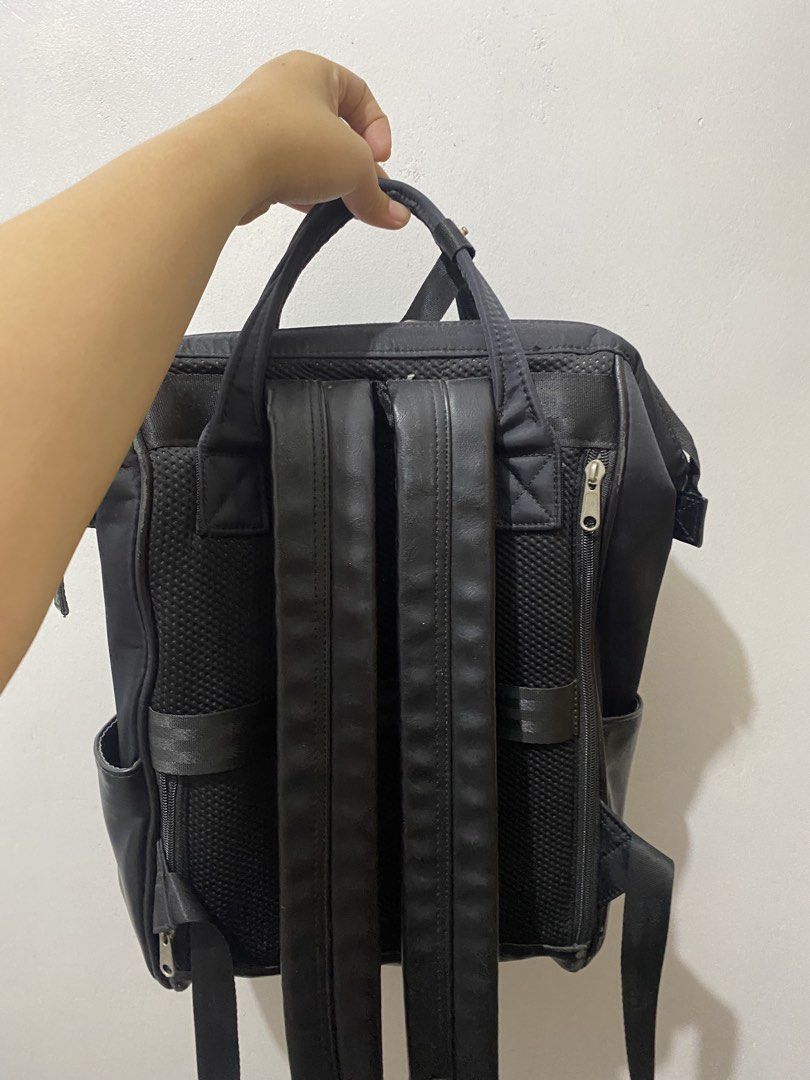 Anello leather backpack (Category: Backpacks) located in Rizal. Submitted by julsdeclutterss (Listing ID 1443133285, Image 3). Description: I think this is large size Authentic.