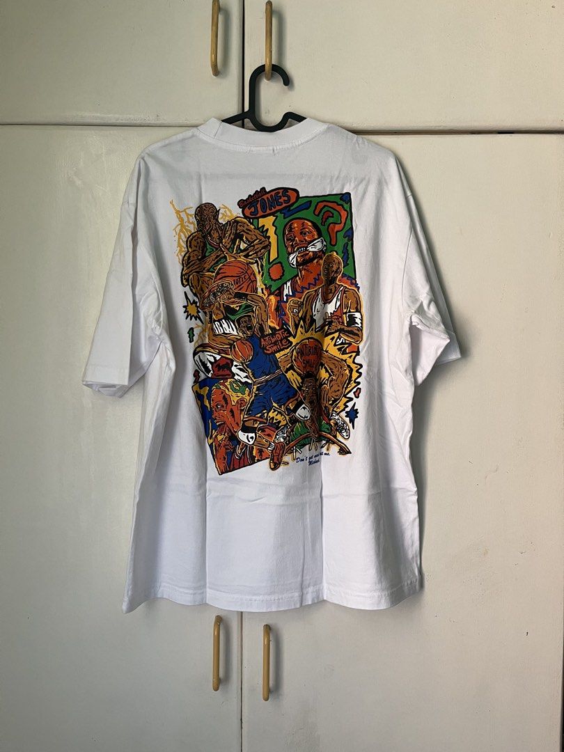 Antibiotic Smile Basketball Graphic Tee (Category: Tshirts & Polo Shirts ) located in Las Pinas. Submitted by beandor (Listing ID 1443190384, Image 2). Description: 22x29 size L on tag no issues rfs: decluttering.