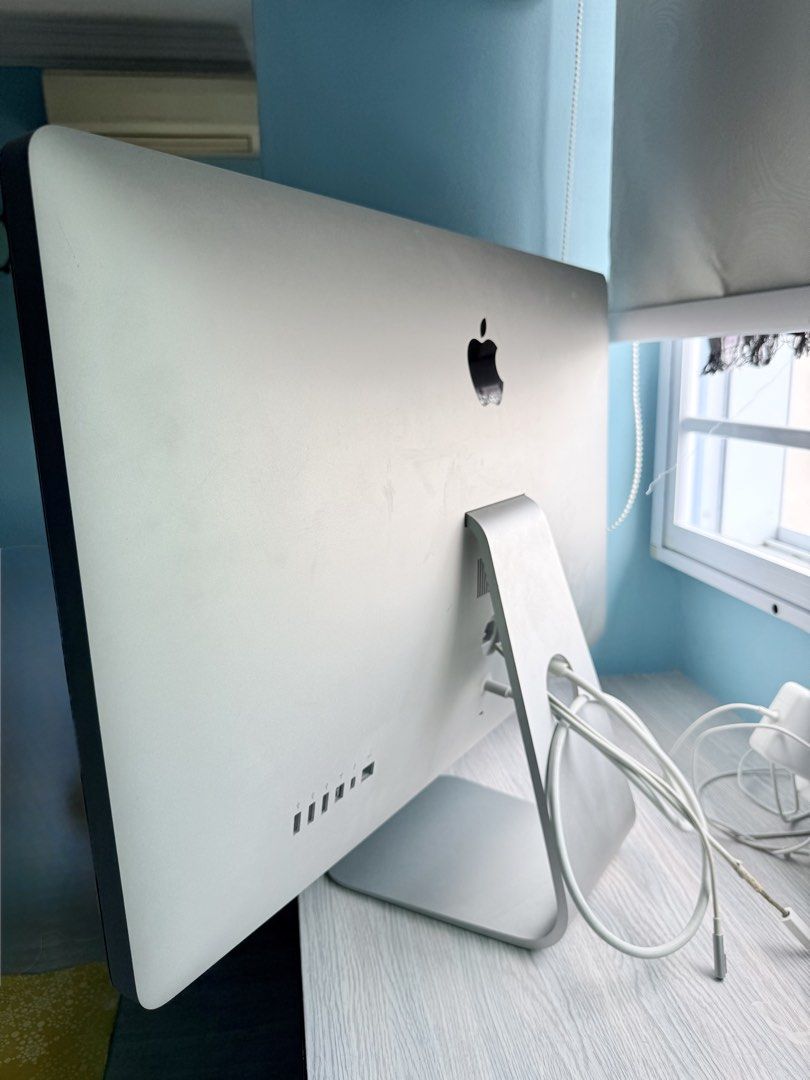 Apple 27 inch Thunderbolt Display479352496179138561