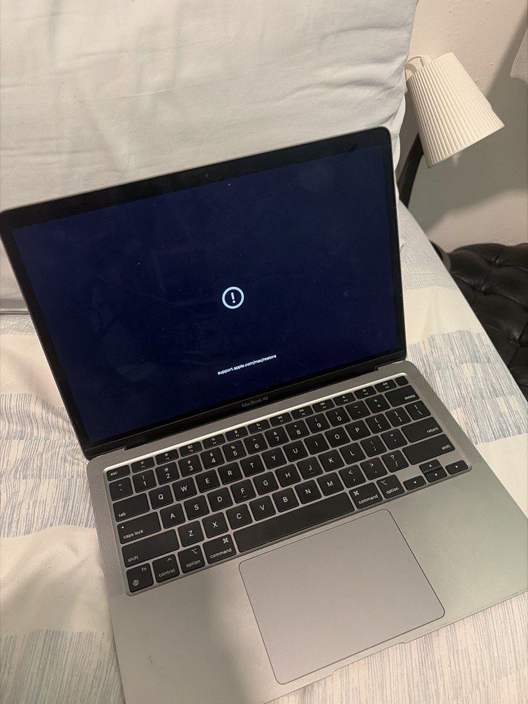 Apple MacBook Air Laptop479620941533030402