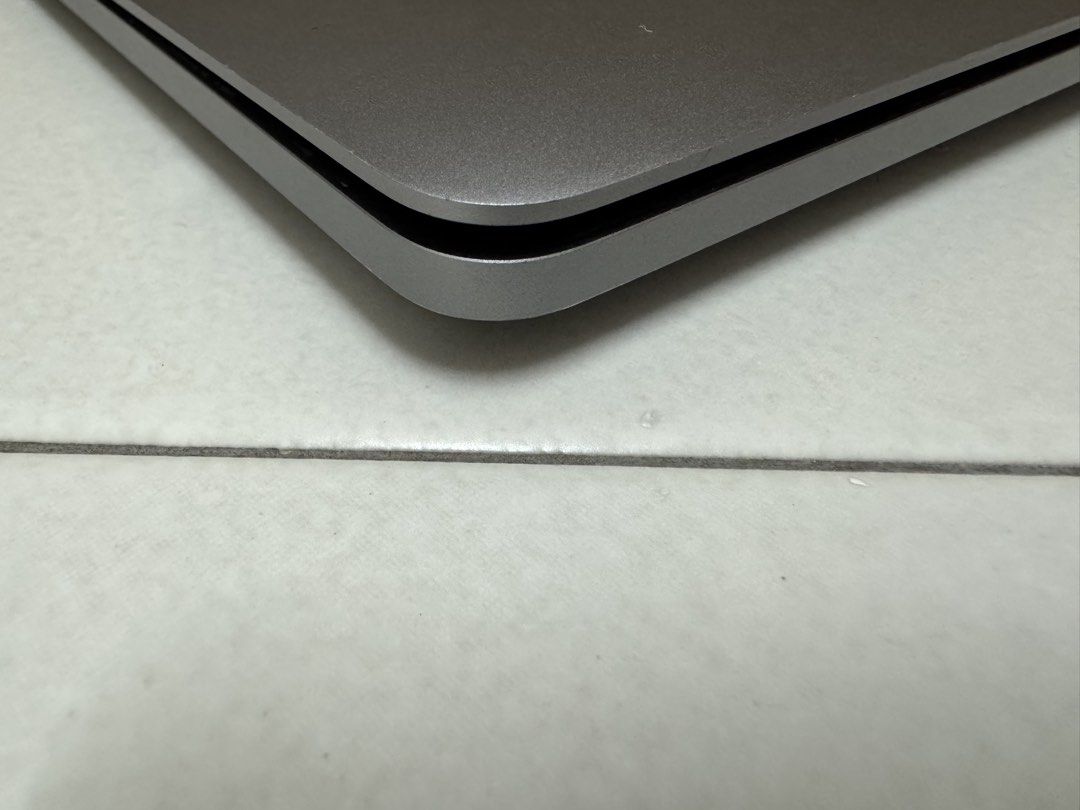 Apple MacBook Pro 13-inch (2017)478969423988019205