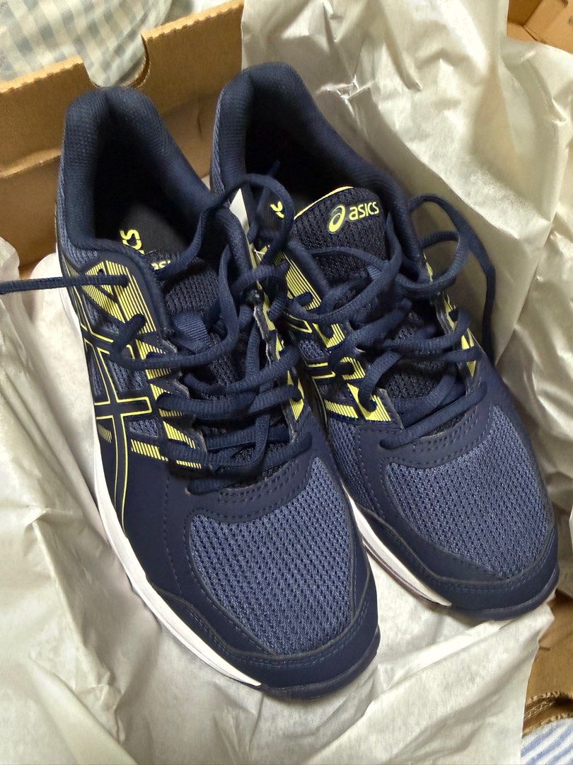 ASICS Gel-Jolt Running Shoes (Category: Sneakers) located in Singapore. Submitted by debliss.cakes (Listing ID 1443226248, Image 1). Description: Light weight running shoes.