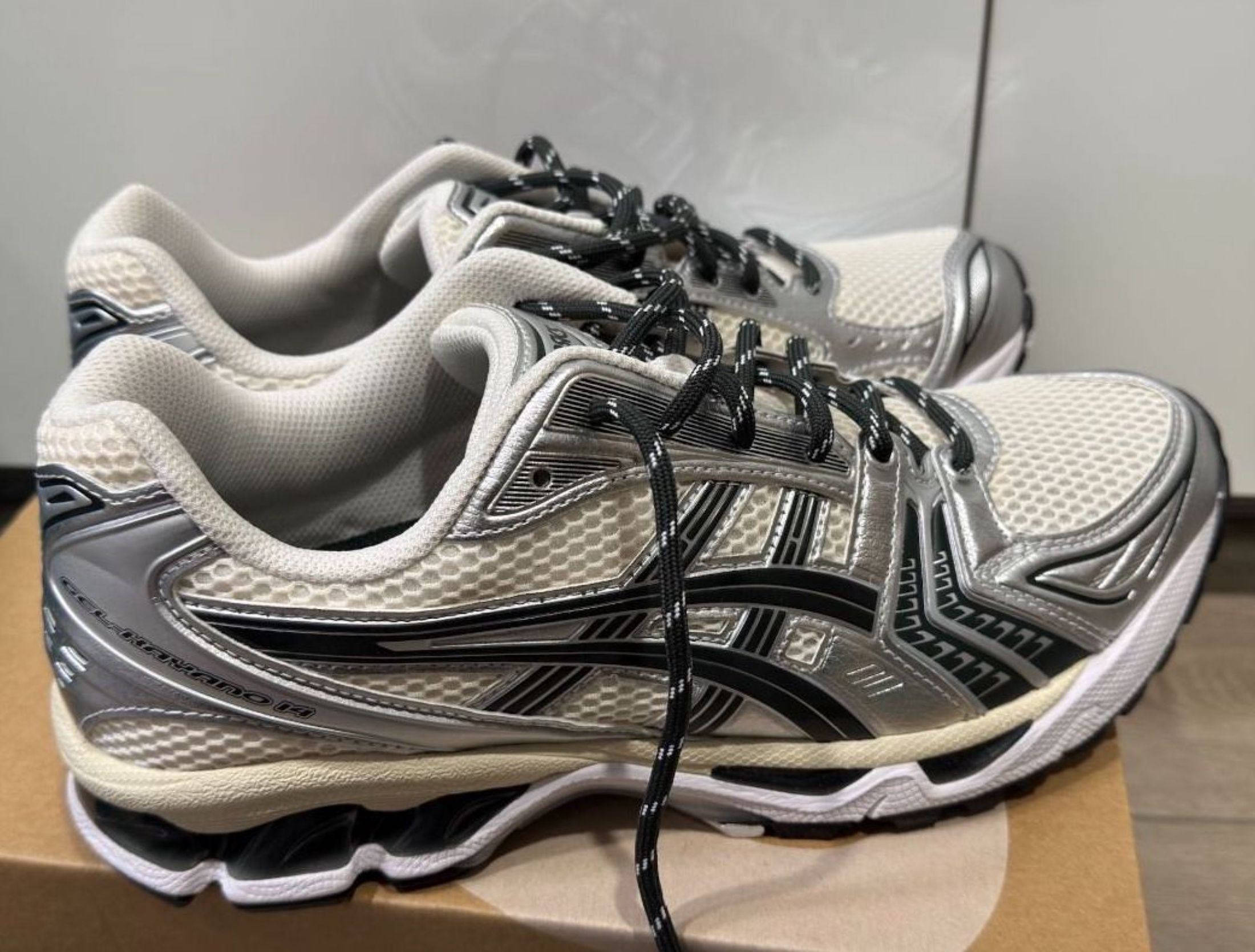 ASICS Gel-Kayano 14 Running Shoes Silver White (Category: Sneakers) located in Singapore. Submitted by csafefish (Listing ID 1443249535, Image 1). Description: 🔒 Safe & Easy Asics | ASICS Gel-Kayano 14 Running Shoes Silver White Condition: Brand New Shipping: Free (J&T/Ninja Van) Payment: Cash on Delivery Confirm: ~3 day photos Protection: Buyer Protection.