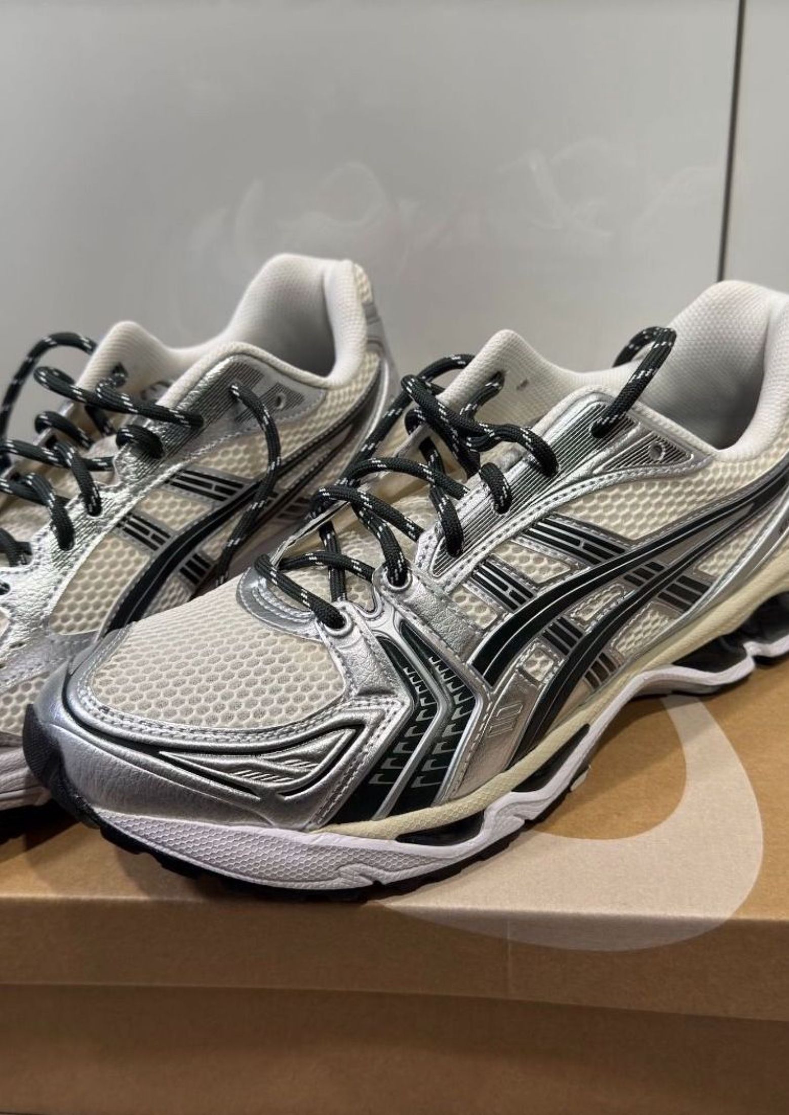 ASICS Gel-Kayano 14 Running Shoes Silver White (Category: Sneakers) located in Singapore. Submitted by csafefish (Listing ID 1443249535, Image 2). Description: 🔒 Safe & Easy Asics | ASICS Gel-Kayano 14 Running Shoes Silver White Condition: Brand New Shipping: Free (J&T/Ninja Van) Payment: Cash on Delivery Confirm: ~3 day photos Protection: Buyer Protection.