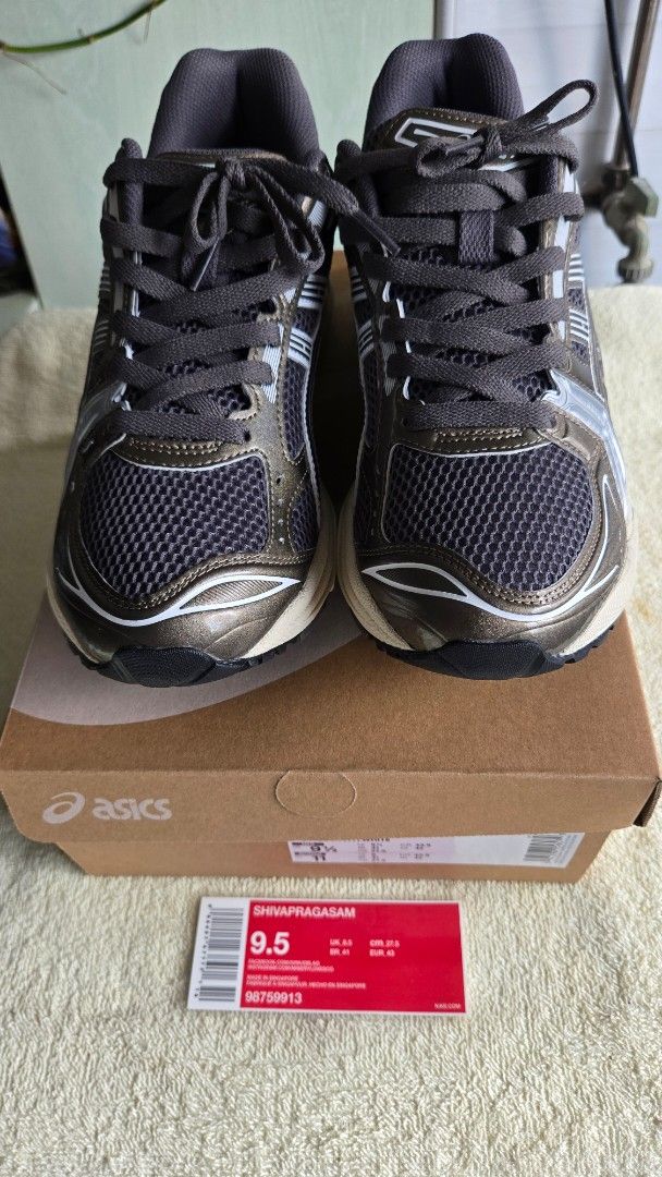 Asics Gel-Kayano 14 x Kith (World's Fair Chicago) Granite Gray/White Running Shoes (Category: Sneakers) located in Singapore. Submitted by sirius_cva (Listing ID 1443300348, Image 1). Description: - Brand: Asics x Kith (World's Fair Chicago) - Model: Gel-Kayano 14 - Color: Granite Gray/White - Size: US 9.5 / UK 8.5 / EU 42 - Includes: OG Everything - Condition: BN (10/10) - Suitable for: Running, everyday wear.