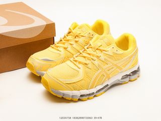 (Category: ) located in . Submitted by outlet_sneakers_shop (Listing ID 1443251482, Image 1). Description: .
