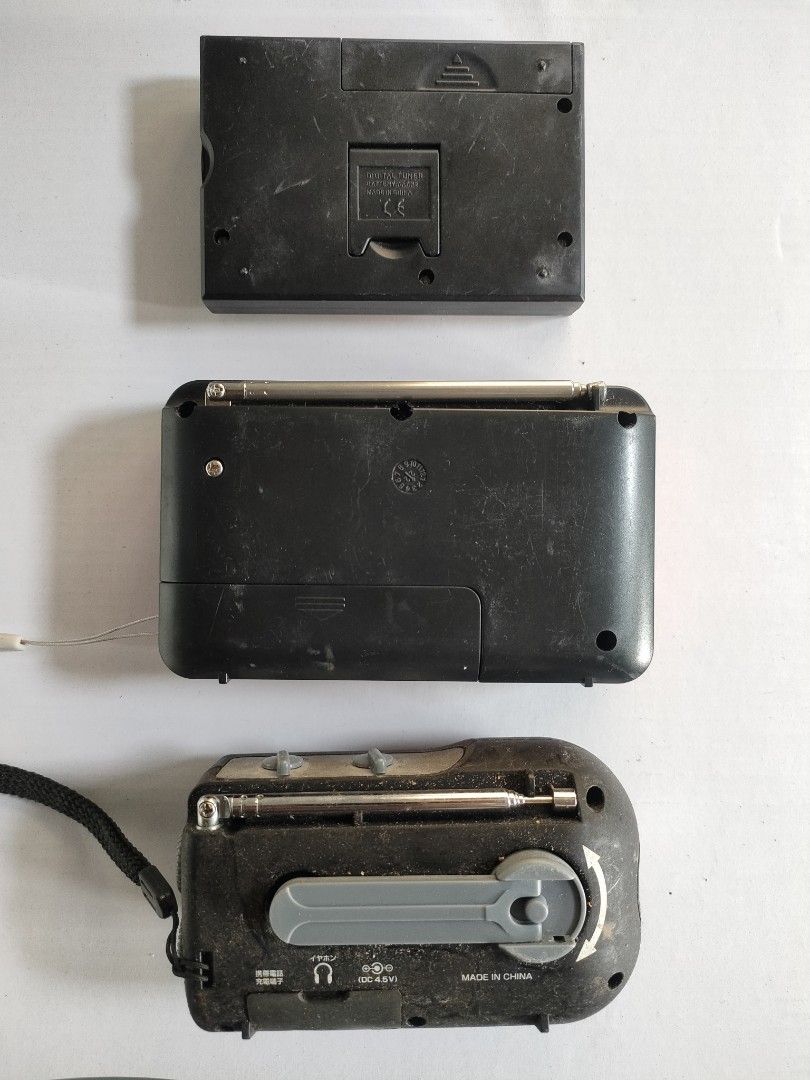 Assorted Electronics (Category: Portable Music Players) located in Manila. Submitted by kimpot0801 (Listing ID 1443127262, Image 2). Description: Untested For display, for repair Selling as is.