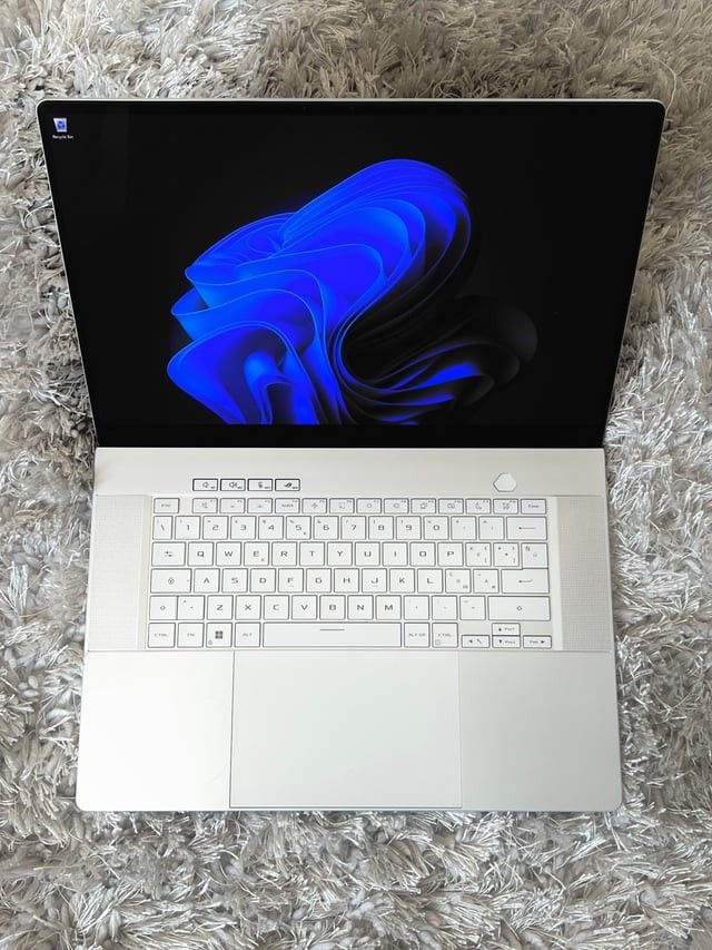 ASUS ROG Zephyrus G16 RTX 4070 Gaming Laptop