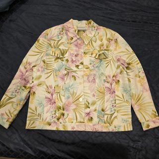 (Category: ) located in . Submitted by VintageNiche (Listing ID 1443146541, Image 1). Description: .