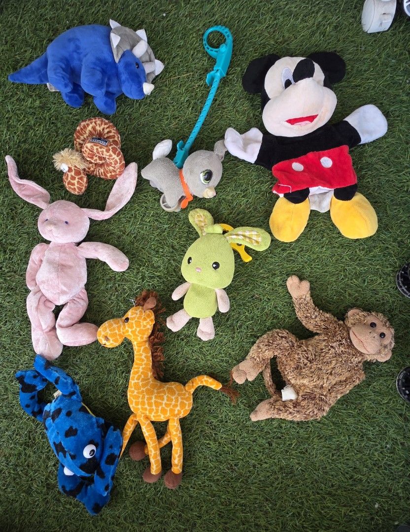 Baby toys Personal preloved (Category: Kids Toys) located in Santa Rosa. Submitted by ronalyn0321 (Listing ID 1443176764, Image 1). Description: Take all set for 650 All in excellent conditions Can ship via J&t.