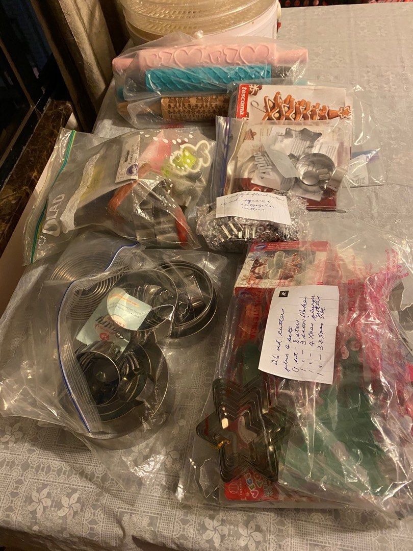 Baking items （分類：烤盤）位於 Hong Kong。 由 qqmaowmaow 提交（商品編號 1443245758，圖片 1）。簡介： $200 for 10 items or set Buy all can discuss $200 above Including delivery for SF Locker Below $200 SF deliver by receiver 。