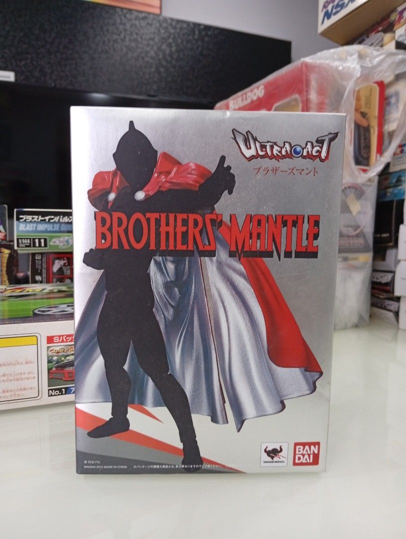 Bandai Tamashii Nations Ultra-Act Brothers' Mantle action figure accessory set (Category: Toy Figures) located in Singapore. Submitted by maxmaxboi (Listing ID 1443137609, Image 1). Description: Bandai Ultra-Act Brothers' Mantle action figure accessory set released in 2012.The set includes a posable cape and a stand designed to fit various Ultra-Act figures. posting for a friend, dealing is with her check thoroughly before closing deal as no refu
